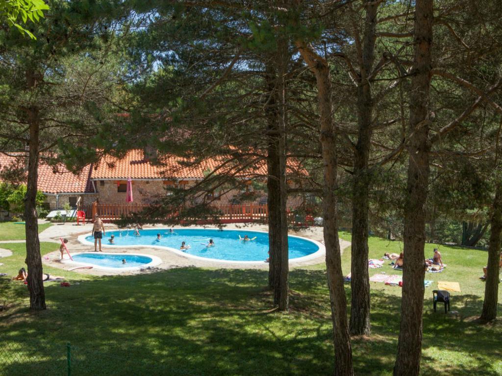 Castellar del Riu Camping Fontfreda מראה חיצוני תמונה