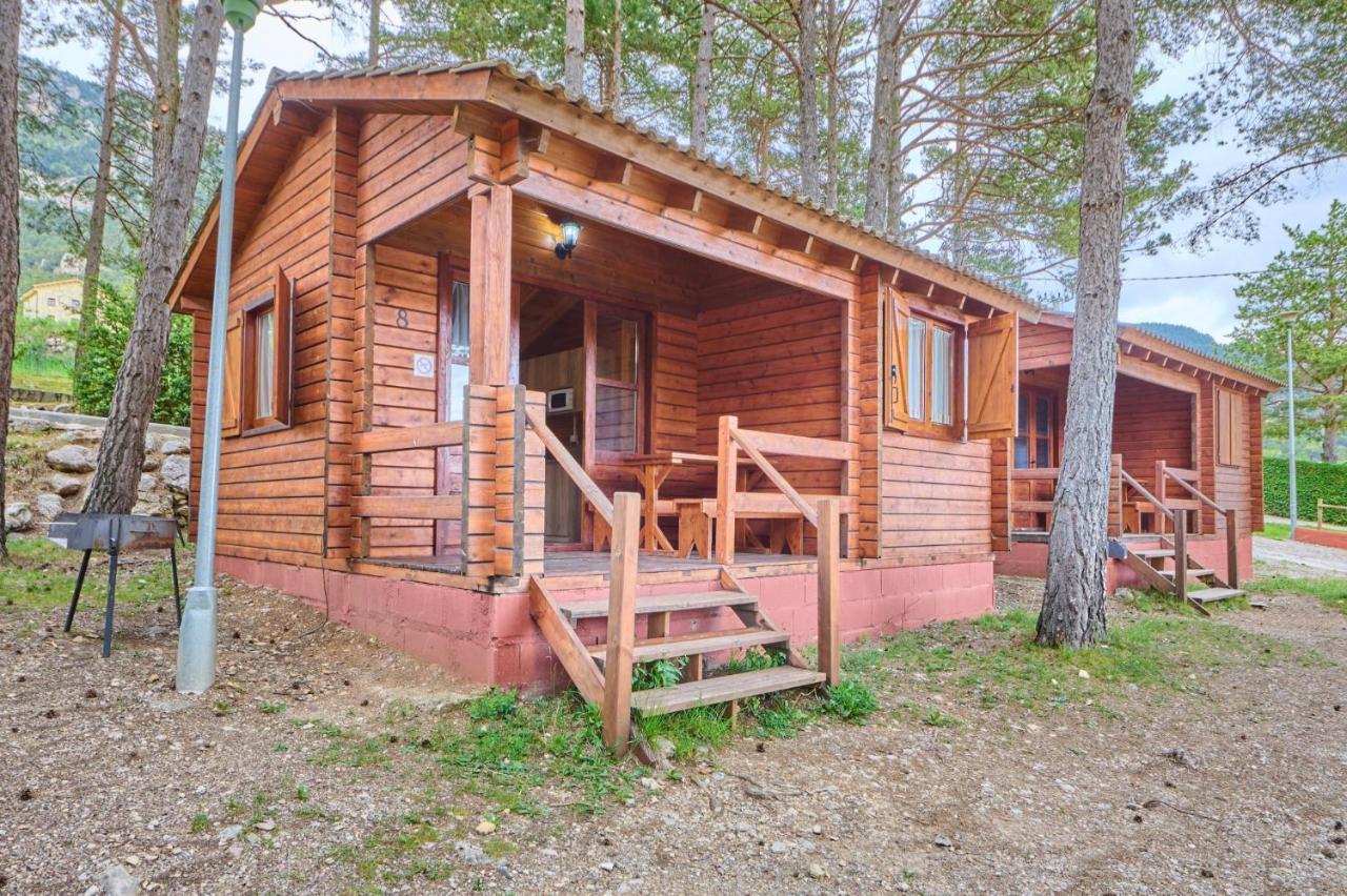 Castellar del Riu Camping Fontfreda מראה חיצוני תמונה