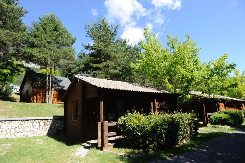 Castellar del Riu Camping Fontfreda מראה חיצוני תמונה